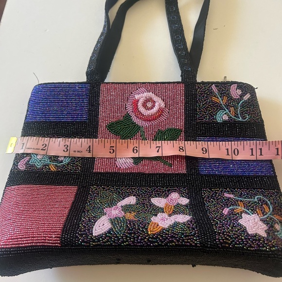 - Black and Pink Shoulder Bag with Floral beading - Picture 9 of 11